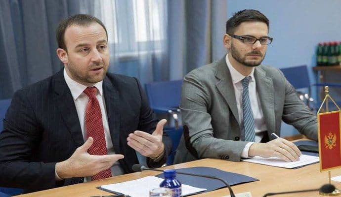 Dijalog voditi u parlamentu, ne na ulici Dijalog voditi u parlamentu, ne na ulici