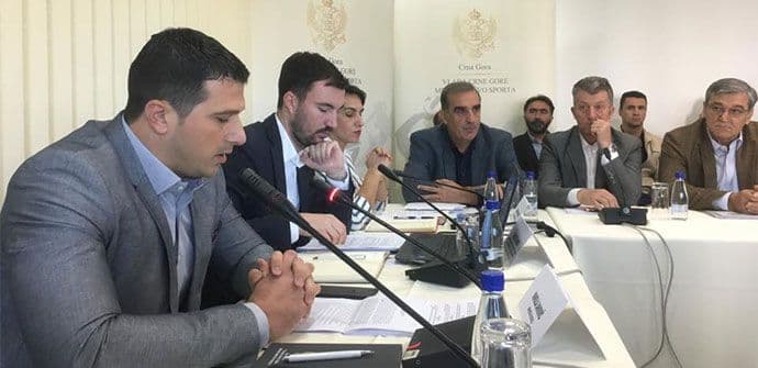 Odzvonilo fiktivnim klubovima i nezakonitom avansnom plaćanju (II) Odzvonilo fiktivnim klubovima i nezakonitom avansnom plaćanju (II)