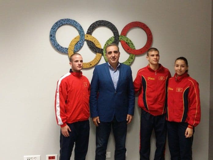 Simonović ugostio osvajače medalja na Tenerifama Simonović ugostio osvajače medalja na Tenerifama