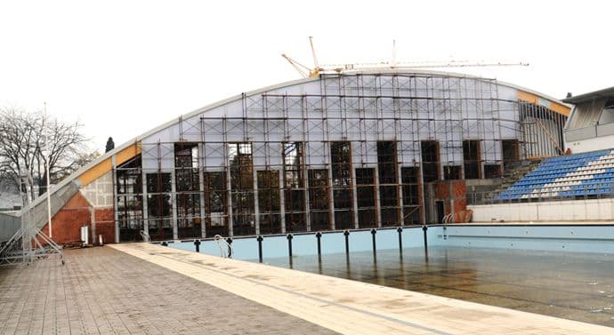 Radovi na natkrivanju vaterpolo bazena ulaze u završnu fazu Radovi na natkrivanju vaterpolo bazena ulaze u završnu fazu