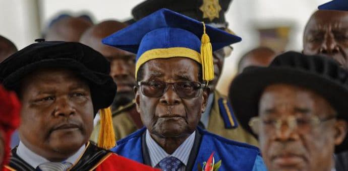 Mugabe sa šefovima vojske o svojoj budućnosti Mugabe sa šefovima vojske o svojoj budućnosti