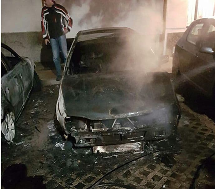 Bar: Izgorjelo vozilo službenika Uprave carina Bar: Izgorjelo vozilo službenika Uprave carina