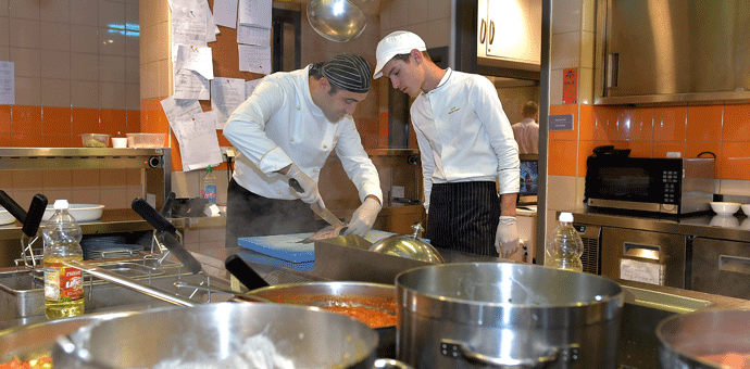 Zadovoljni i učenici i poslodavci Zadovoljni i učenici i poslodavci