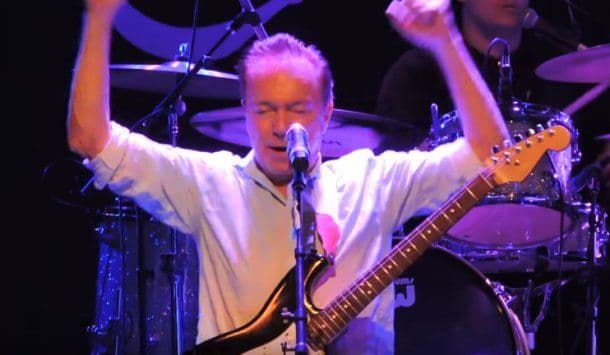 Preminuo poznati pjevač i glumac Preminuo poznati pjevač i glumac