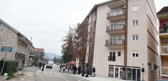 Uručeni ključevi stanova prosvjetnim radnicima Uručeni ključevi stanova prosvjetnim radnicima