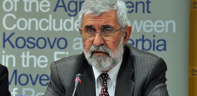 Manipulacija prošlošću gorivo za opstanak u politici Manipulacija prošlošću gorivo za opstanak u politici