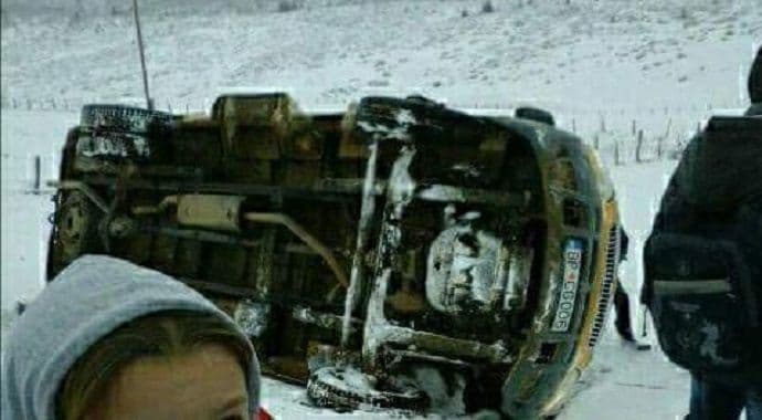 Bijelo Polje: Prevrnuo se kombi sa đacima Bijelo Polje: Prevrnuo se kombi sa đacima