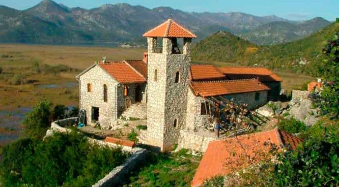 Kako je ruiniran manastir u kome je Njegoš rukopoložen za arhimandrita Kako je ruiniran manastir u kome je Njegoš rukopoložen za arhimandrita