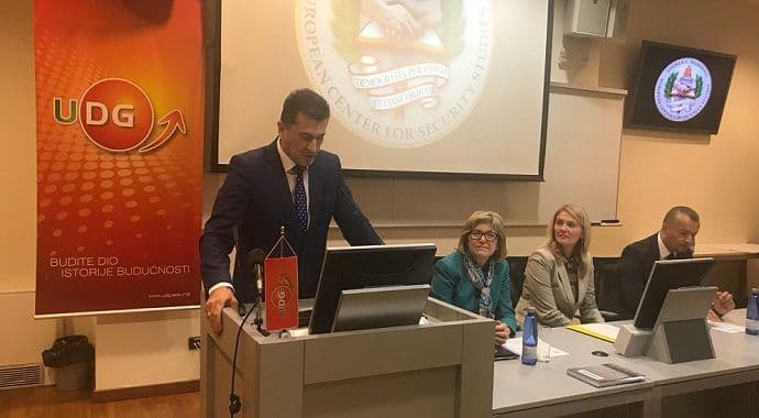 Pejanović: CG odlučna da se afirmiše kao kredibilan i pouzdan partner NATO-a Pejanović: CG odlučna da se afirmiše kao kredibilan i pouzdan partner NATO-a