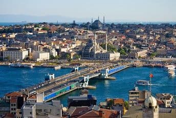 Turska: Uhapšeno 65 vojnika i policajaca zbog veza sa Erdoanovim pokojnim neprijateljem