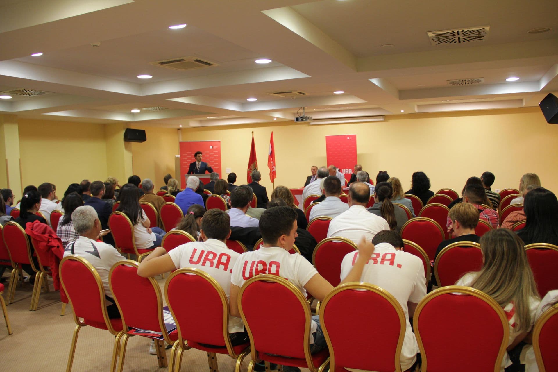 Bez demagogije odgovorite građanima na pitanja kako trošite njihov novac Bez demagogije odgovorite građanima na pitanja kako trošite njihov novac