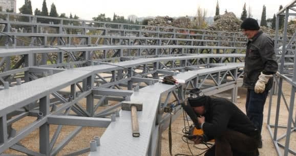Počelo postavljanje Ljetnje pozornice (FOTO) Počelo postavljanje Ljetnje pozornice (FOTO)