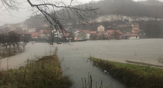Na Cetinju za 18 sati čak 215 litara kiše! Na Cetinju za 18 sati čak 215 litara kiše!