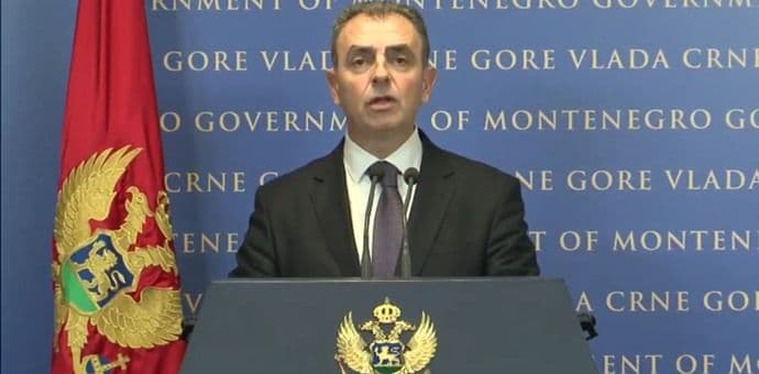 Predlogom zakona kazne od 100 do 2.000 eura za nevakcinisanje djece Predlogom zakona kazne od 100 do 2.000 eura za nevakcinisanje djece