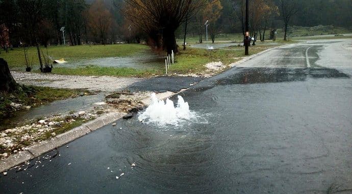 Cetinje: Za 24 časa palo 350 litara po metru kvadratnom kiše Cetinje: Za 24 časa palo 350 litara po metru kvadratnom kiše