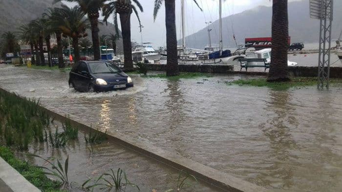 Rive u Risnu i Kotoru poplavile Rive u Risnu i Kotoru poplavile