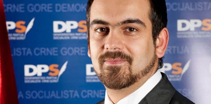 Martinović tvrdi da mu je Kapa prijetila da će mu se krvi napiti Martinović tvrdi da mu je Kapa prijetila da će mu se krvi napiti