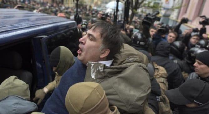 Sakašvilija oslobodile njegove pristalice, sukobi na ulicama Sakašvilija oslobodile njegove pristalice, sukobi na ulicama