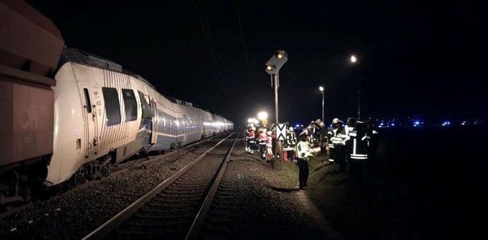 Desetine povrijeđenih u sudaru vozova Desetine povrijeđenih u sudaru vozova