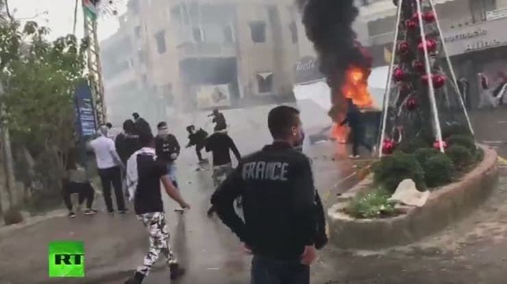 Sukob policije i demonstranata Sukob policije i demonstranata