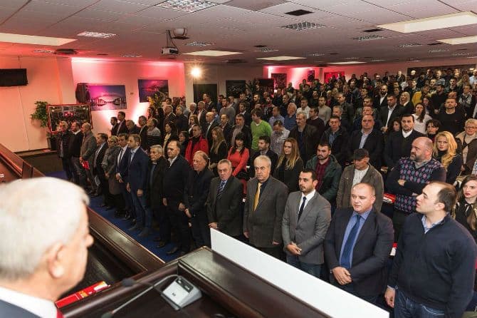 Mi nikad ne odustajemo Mi nikad ne odustajemo