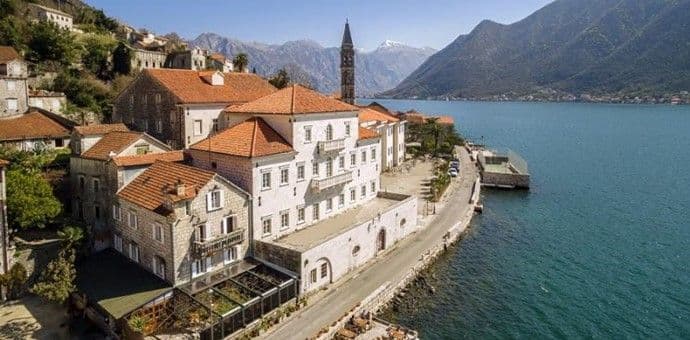 Peraštani prijete blokadom grada zbog parking cijena Peraštani prijete blokadom grada zbog parking cijena