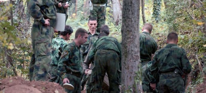 Poslije mog sina, ubijeno još devet vojnika zbog Mladića Poslije mog sina, ubijeno još devet vojnika zbog Mladića