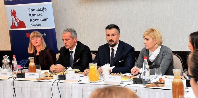 Dva otvorena poglavlja važna za sve građane Dva otvorena poglavlja važna za sve građane