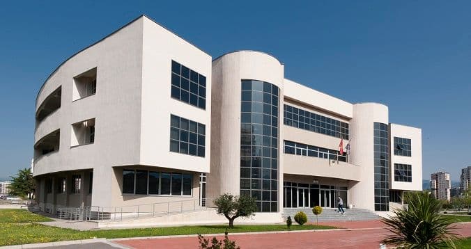 Izabran novi predsjednik Suda časti Univerziteta Crne Gore Izabran novi predsjednik Suda časti Univerziteta Crne Gore