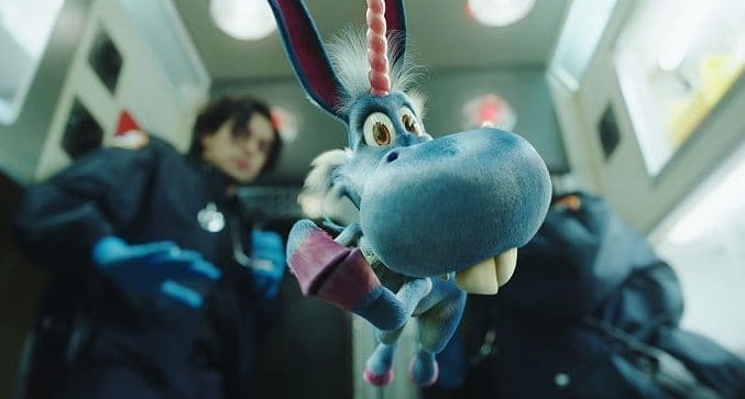 Poremećena, nasilna i bolesno zabavna - serija „Happy!“ Poremećena, nasilna i bolesno zabavna - serija „Happy!“