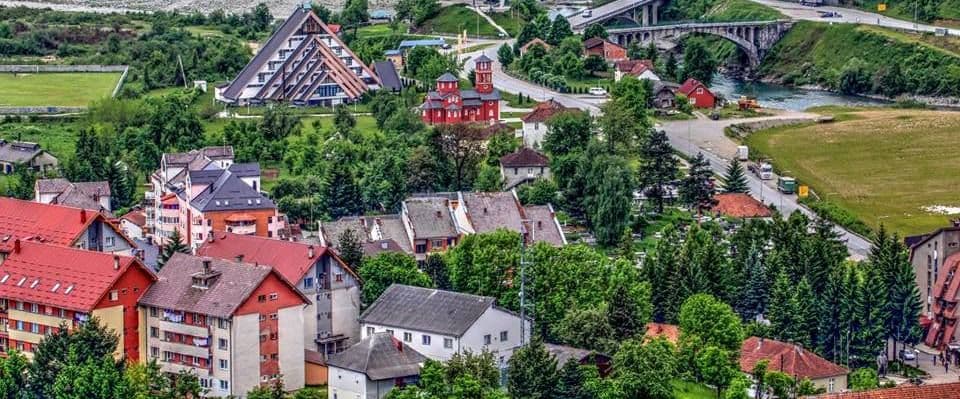 Policajci spasili život Mojkovčaninu koji je pao sa mosta Policajci spasili život Mojkovčaninu koji je pao sa mosta