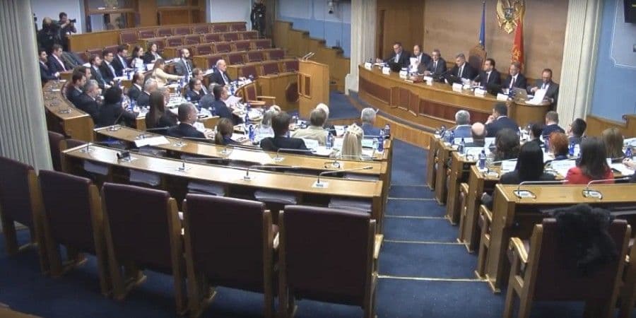 Tražili da se nastavi prenos sjednice uživo, Brajović odobrio Tražili da se nastavi prenos sjednice uživo, Brajović odobrio