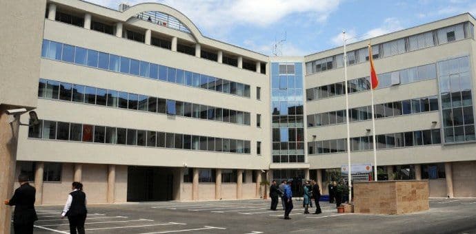 Avioni MUP-a angažovani na gašenju požara na planini Garač Avioni MUP-a angažovani na gašenju požara na planini Garač