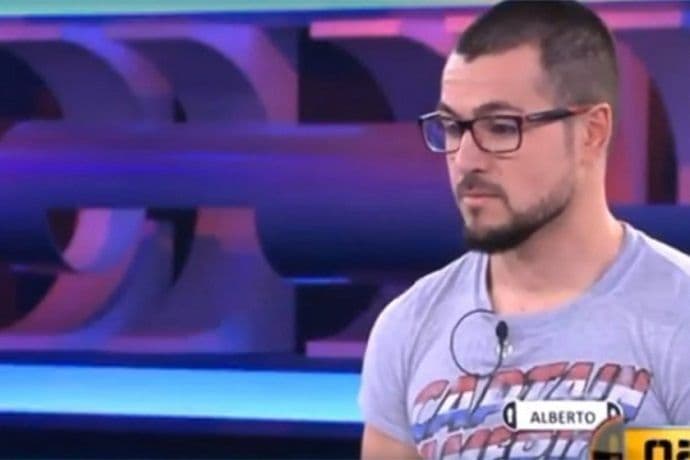 Na kvizu izgubio 100.000 eura, a tačan odgovor imao na majici Na kvizu izgubio 100.000 eura, a tačan odgovor imao na majici