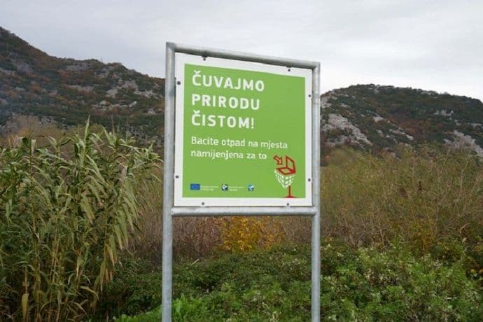 Postavljene table upozorenja "Čuvajmo prirodu čistom" Postavljene table upozorenja "Čuvajmo prirodu čistom"