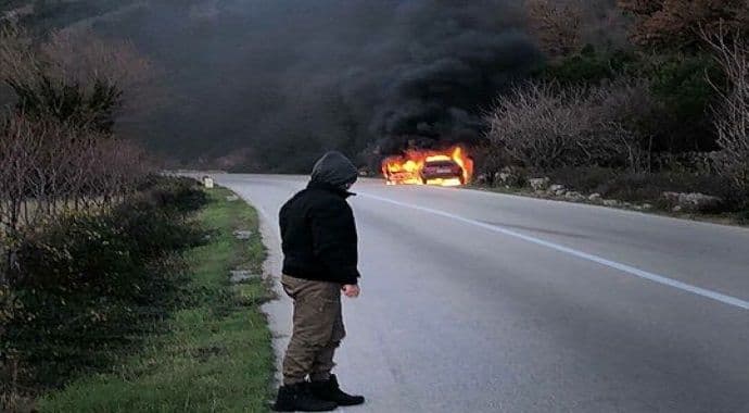 Izgorio automobil (Foto) Izgorio automobil (Foto)