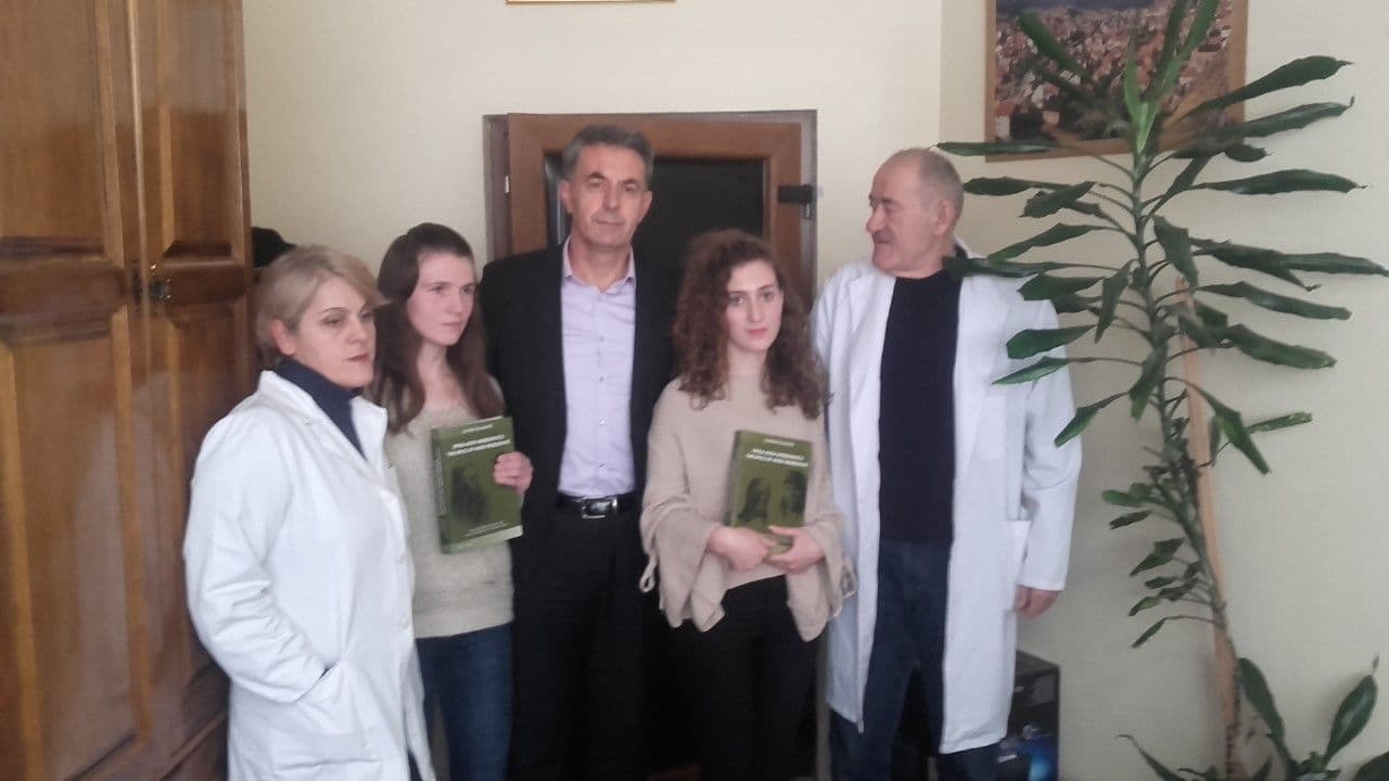 Do škole pješači 16 kilometara, a niže samo petice Do škole pješači 16 kilometara, a niže samo petice