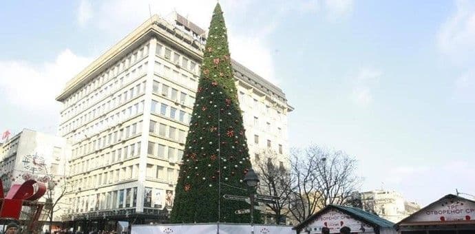 Afera s plastičnom jelkom trese upravu Beograda Afera s plastičnom jelkom trese upravu Beograda