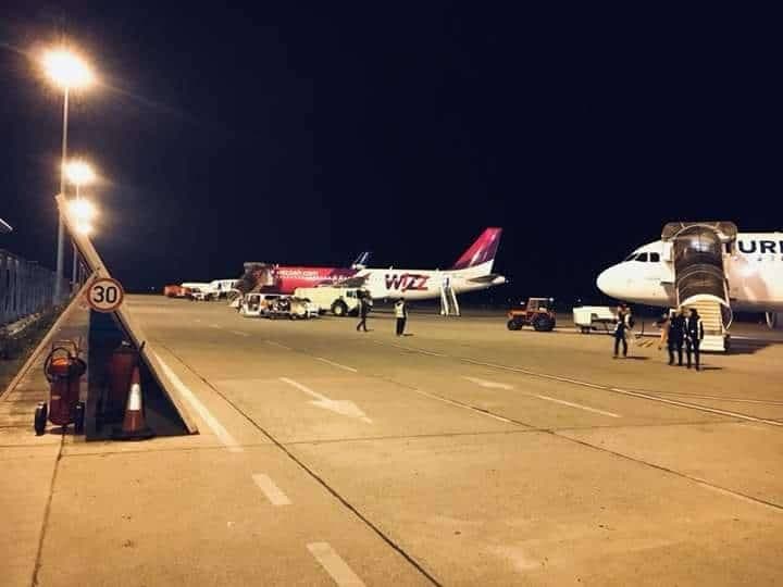 REKORD: Podgorički aerodrom sinoć opslužio pet aviona za 80 minuta REKORD: Podgorički aerodrom sinoć opslužio pet aviona za 80 minuta