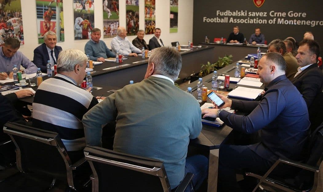 Ljubiša Tumbaković još dvije godine selektor Ljubiša Tumbaković još dvije godine selektor