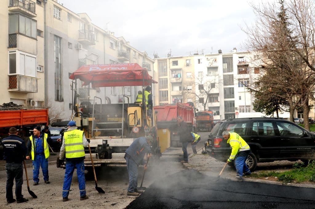 Za sanaciju blokovskih saobraćajnica 55 hiljada eura Za sanaciju blokovskih saobraćajnica 55 hiljada eura