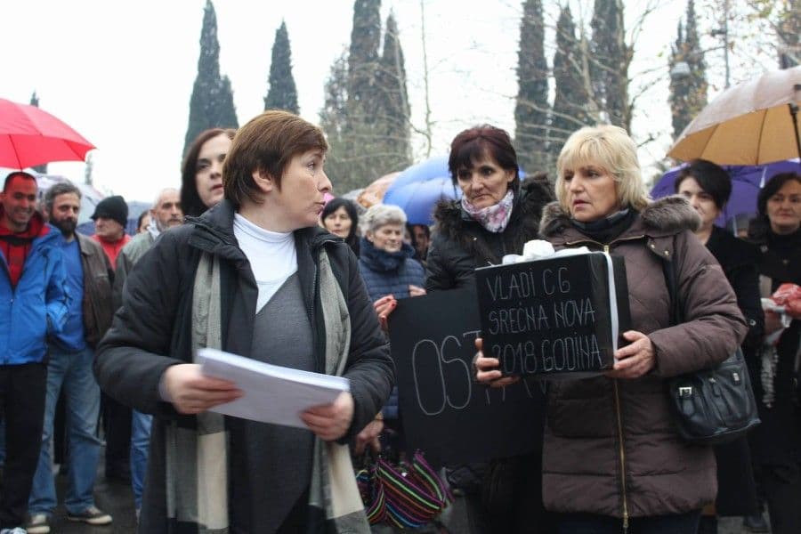 Majke pozvale građane da im se pridruže na protestu Majke pozvale građane da im se pridruže na protestu