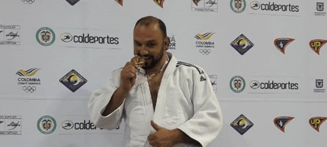 Glavni grad nagradio Vukčevića i karatiste Omladinca Glavni grad nagradio Vukčevića i karatiste Omladinca