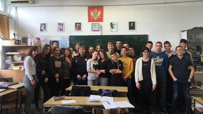 Policija sa osnovcima razgovarala o posljedicama petardi Policija sa osnovcima razgovarala o posljedicama petardi