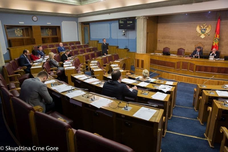 Skupština nije usvojila Zakon o izboru odbornika i poslanika Skupština nije usvojila Zakon o izboru odbornika i poslanika