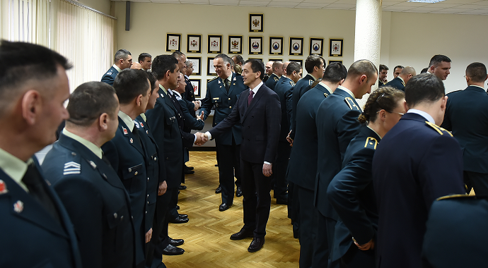 Oficiri i podoficiri Vojske Crne Gore unaprijeđeni u viši čin Oficiri i podoficiri Vojske Crne Gore unaprijeđeni u viši čin