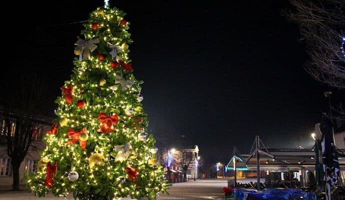 Cetinje zasijalo za praznike Cetinje zasijalo za praznike