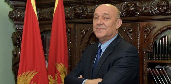 Povećanje PDV-a podići će cijene 0,9 odsto Povećanje PDV-a podići će cijene 0,9 odsto