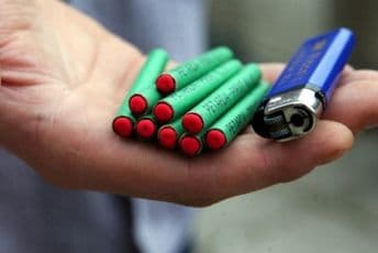 Kolašin: Pronađena veća količina petardi u automobilu Kolašin: Pronađena veća količina petardi u automobilu