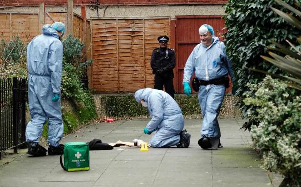 Četiri mladića izbodena na smrt Četiri mladića izbodena na smrt